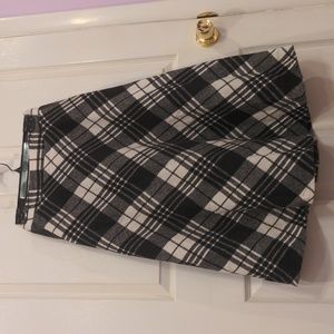 Amazon, Small, Black and White